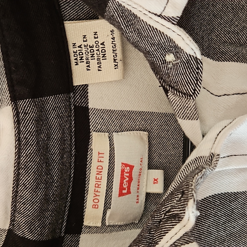 Levi's Boyfriend Fit Shirt! - Picture 2 of 5